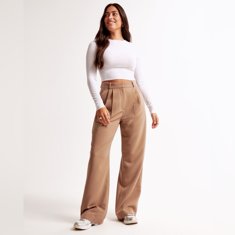 Curve Love A&F Sloane Tailored Pant 26 Short Brown